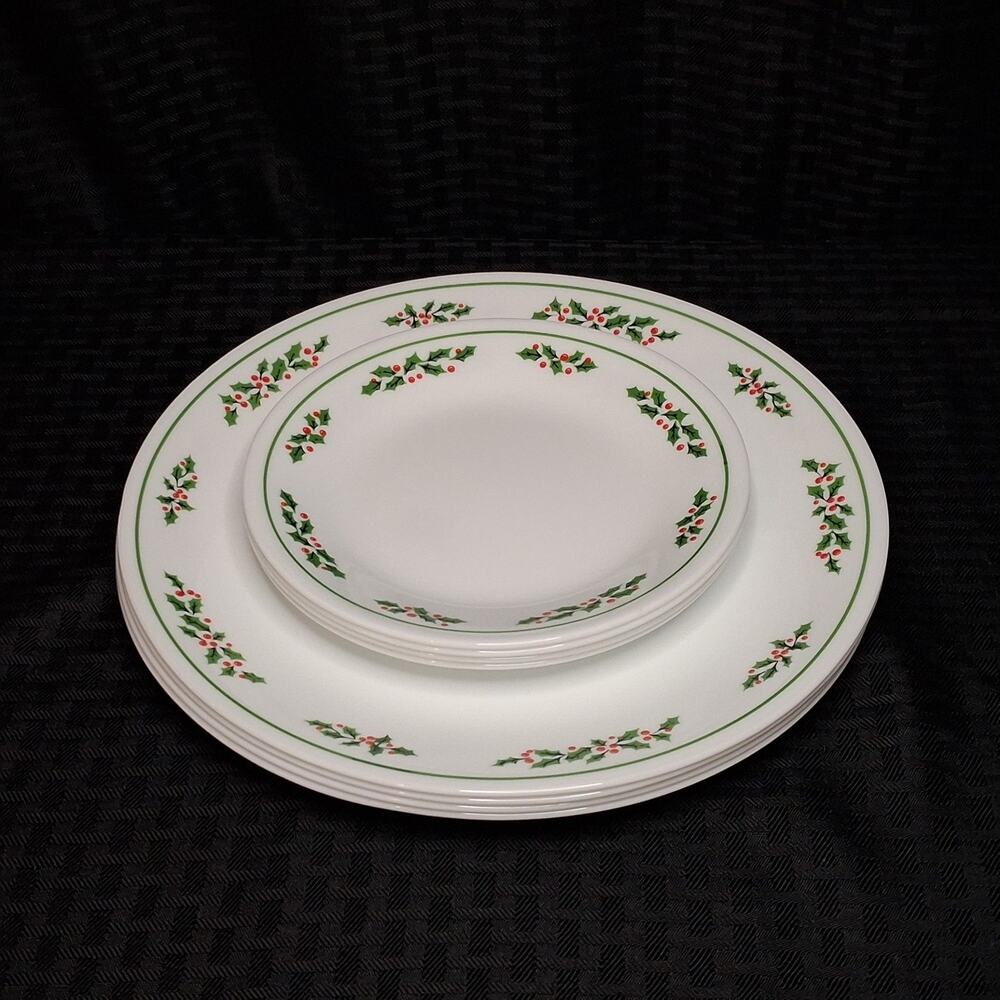 Vtg Corelle Holly Days 8 Pc set 4 Dinner 4 Dessert Plates Christmas Corning